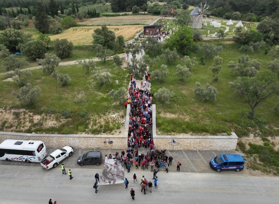 Filli Boya Büyük Zafer’in Yaşandığı Topraklarda Ebedi Desteğine Devam Ediyor