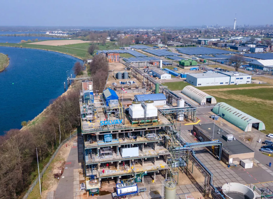 Solvay and BASF Together Reduce Scope 3 Emissions in Hydrogen Peroxide Production