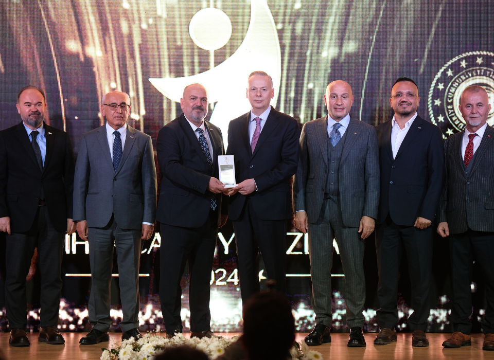 Batı Akdeniz İhracatının Yıldızları Ödüllerini Aldı