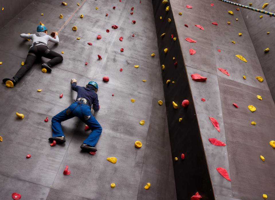 Spor ve Eğlence Sektörlerinde Kompozitler: Enerji Verimliliği Kazanımları ve Enerji Üretimiyle Kesişimler