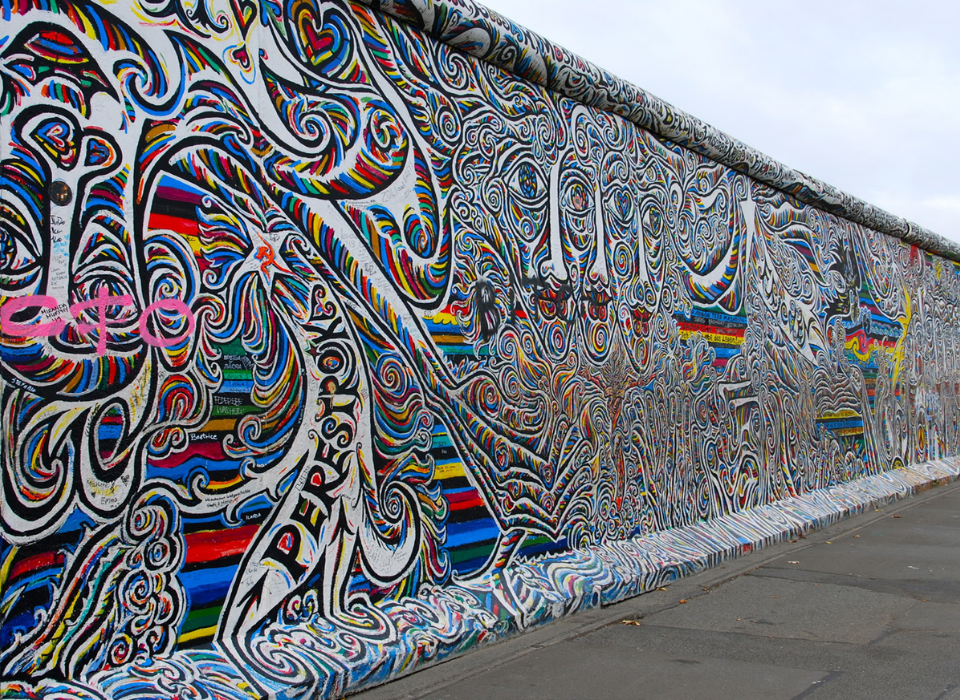 Berlin Duvarında Yer Alan Resimlerin Ardındaki Pigmentler ve Boyama Teknikleri