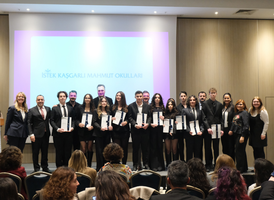 250’yi Aşkın Genç Uluslararası Gençlik Ödülü’nü Aldı