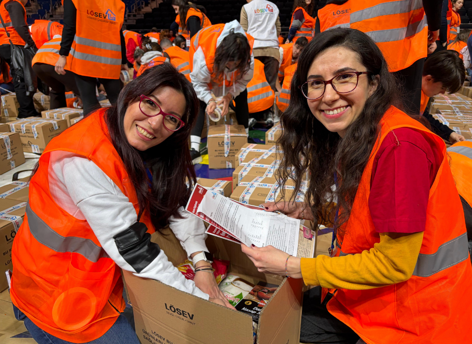 LÖSEV’den İstanbul’da Koli Koli Mutluluk