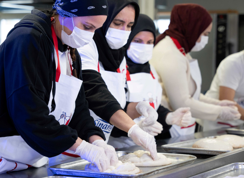 Sinangil ve Gönül Mutfağı’ndan Hatay’da Kadınlara Özel Pide Atölyesi 