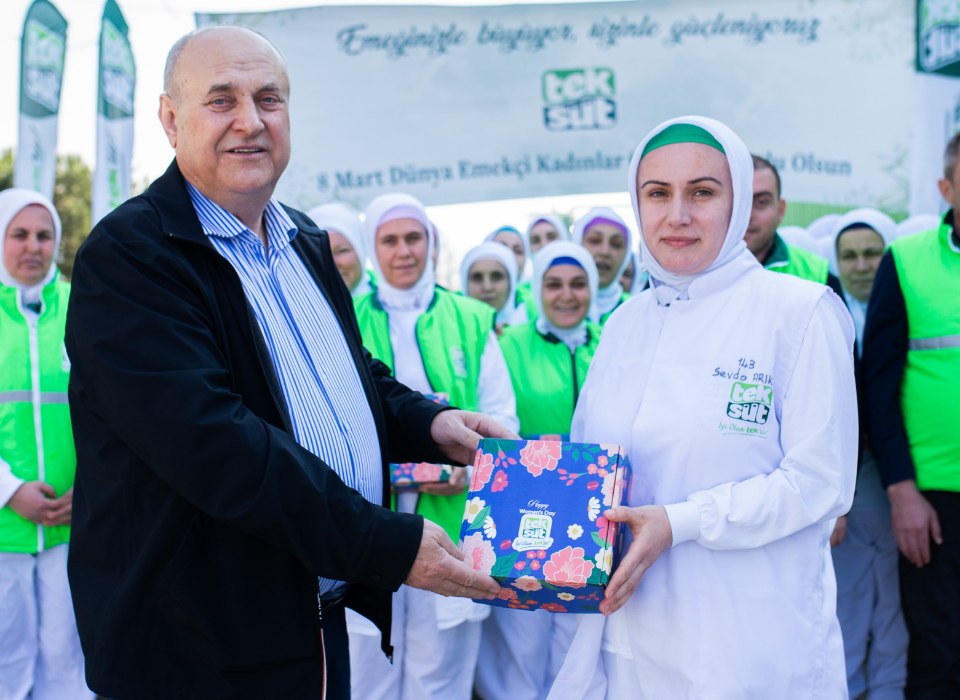 Teksüt’te Kadınlar Günü’ne Özel Kutlama