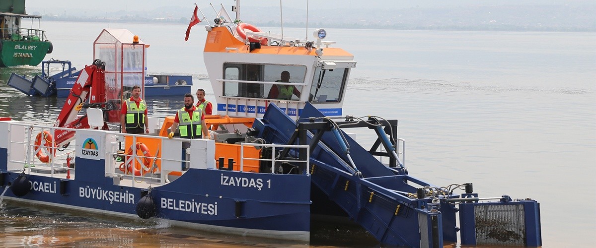 İzmit Körfezi ’nden 6 Ayda 180 Ton Çöp Toplandı